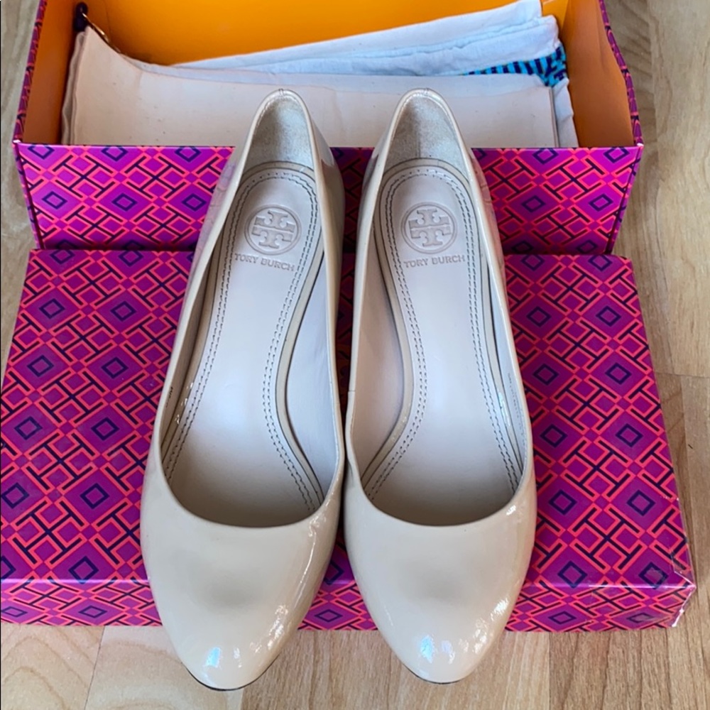 Beige Tory Burch Patent Leather Pump worn once